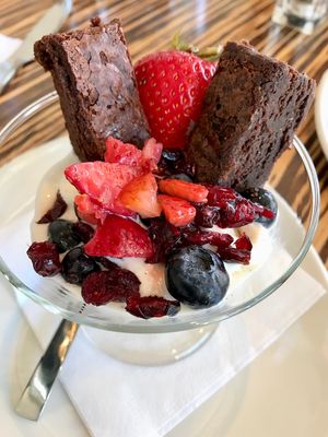 Brownie with Gelato 100% VEGAN at LYFE Kitchen in Valencia