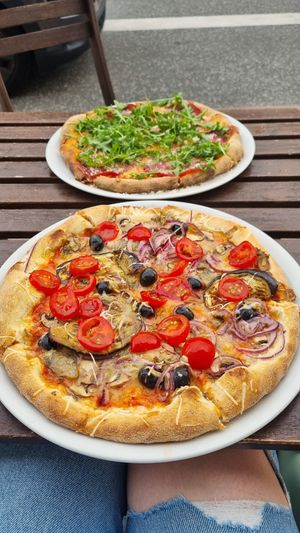 vegan pizza at Fratelli Pizzeria in Aarhus