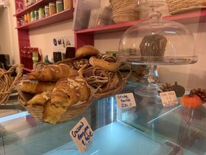 Vitrine de viennoiseries  at Cooking Colours in Metz