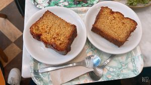The lemon cake  at Maisie Cafe in Paris