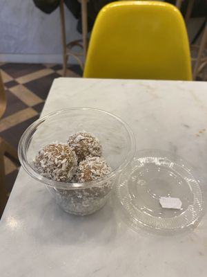 Dessert   at Maisie Cafe in Paris