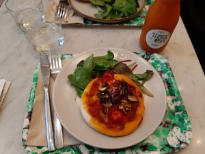  at Maisie Cafe in Paris