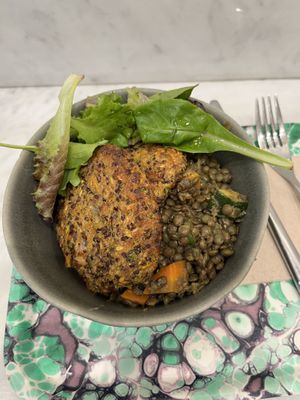 I went to this Cafe for lunch today, the food was really nice (quinoa burgers and lentils) and also the price was good!  at Maisie Cafe in Paris