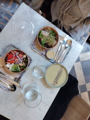 Lunch at Maisie Cafe in Paris