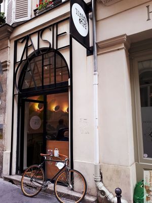 Facade at Maisie Cafe in Paris