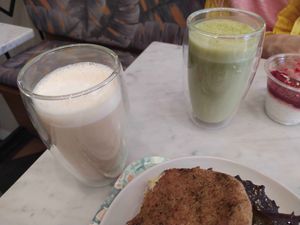 Chai and Matcha latte at Maisie Cafe in Paris
