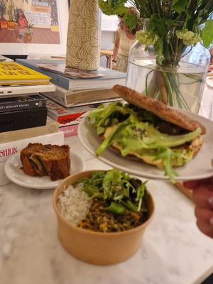  at Maisie Cafe in Paris