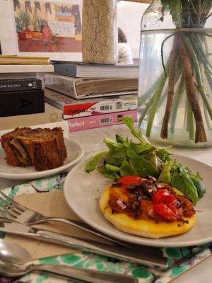  at Maisie Cafe in Paris