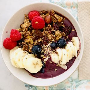 Açaí bowl at Maisie Cafe in Paris