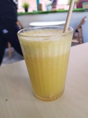Green juice (apple, pear and cucumber) at Mimimi in Granada