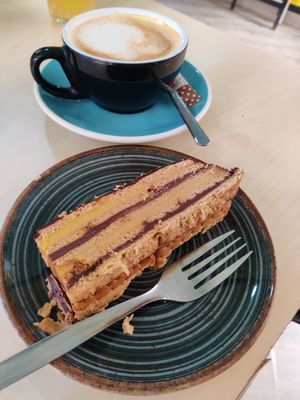 Granny's cake at Mimimi in Granada