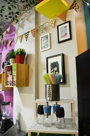 Mimimi plastic flowers at Mimimi in Granada