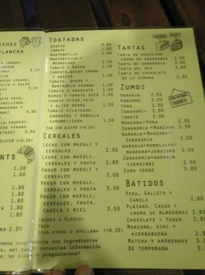 Toats cereals cakes juices and smoothies at Mimimi in Granada