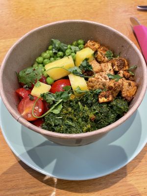 Tofu bowl   at L'Eden Libre de Gluten in Obernai