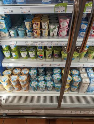 Vegan Joghurt #Veganuary at Alnatura - Berrenrather in Cologne