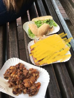 Tofu-Pastrami Bagel und veganer Kompott als Nachtisch at Kosher Food Lovers - Food Truck in Hannover