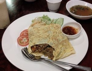 rizaĵo en mola ovaĵo at Yuan Sheng Vegetable Restaurant in Siem Reap