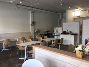 Dining at Vegan Hills in Honolulu