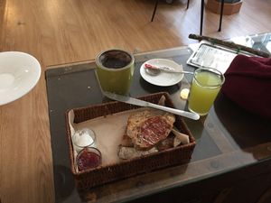 desayuno solo €4!! at Green Zone in Gijon