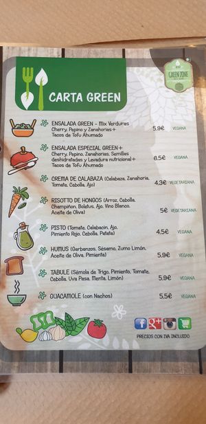 Vegan and veggie salads at Green Zone in Gijon