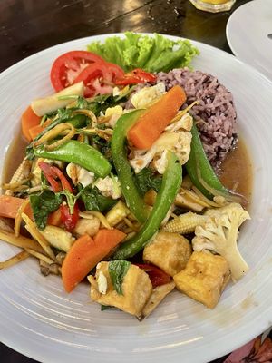 Tofu with thai basil and vegetables  at Tofu Kitchen in Koh Chang