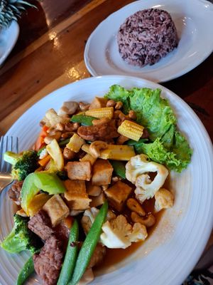 Tofu with Cashews and stir fried veg at Tofu Kitchen in Koh Chang