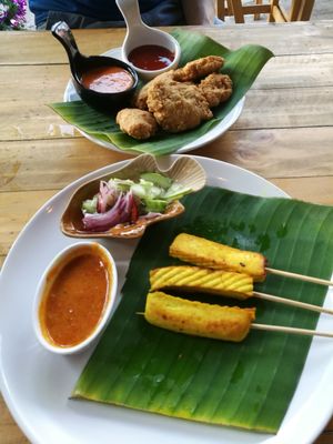Tofu nuggets and tofu satay at Tofu Kitchen in Koh Chang