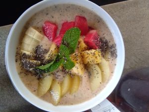 Mixed fruit smoothie bowl at Tofu Kitchen in Koh Chang