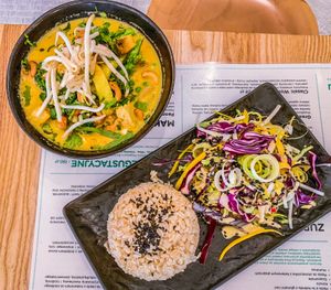 Yellow curry at Wegeguru in Warsaw