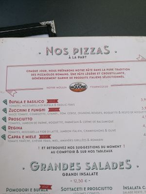 Menu with the vegan/veggie options at Square Delicatessen in Strasbourg