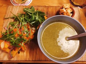 vegan pizza (with pumpkins) and broccoli soup at Square Delicatessen in Strasbourg