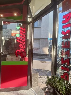  at Pizzeria Bellini in Duisburg