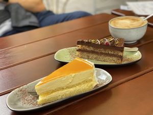 Leckere vegane Kuchen 🥰 at SIGGIS v/gan dine & co. in Munich