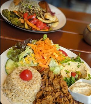 healthy and delicious meals at SIGGIS v/gan dine & co. in Munich