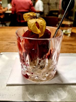 White Chocolate Mousse 🥺🤤 at SIGGIS v/gan dine & co. in Munich