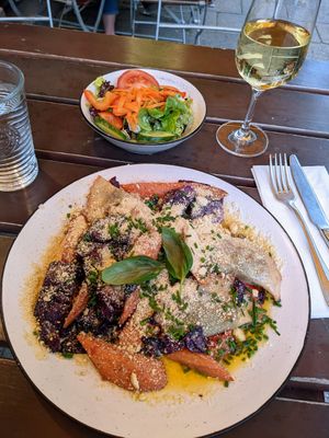 Spinach ravioli at SIGGIS v/gan dine & co. in Munich