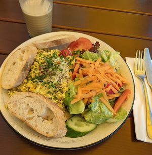 Scrambled tofu at SIGGIS v/gan dine & co. in Munich