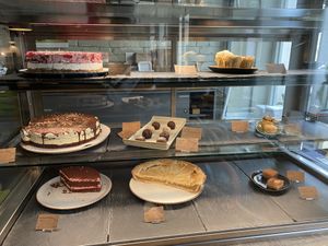 Kuchentheke   at SIGGIS v/gan dine & co. in Munich