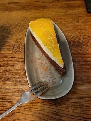 Mango-chocolate cake at SIGGIS v/gan dine & co. in Munich