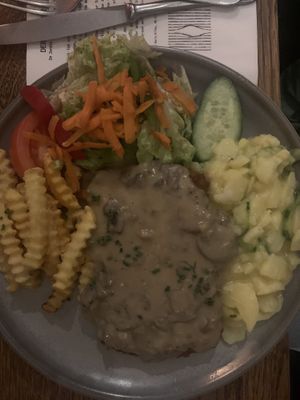 Jägerschnitzel   at SIGGIS v/gan dine & co. in Munich