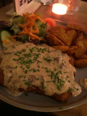  at SIGGIS v/gan dine & co. in Munich