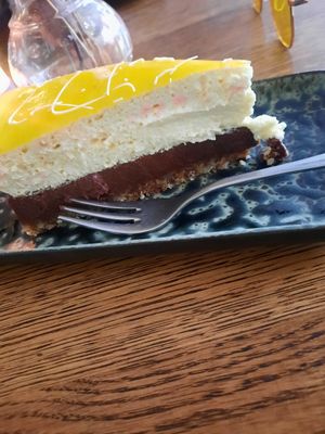 Cake 5,40€ at SIGGIS v/gan dine & co. in Munich