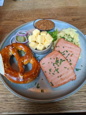 Minga breakfast at SIGGIS v/gan dine & co. in Munich