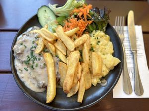 Crispy plate (Schnitzel)  at SIGGIS v/gan dine & co. in Munich