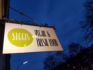 We would love to serve you breakfast, lunch, dinner, sandwiches, coffee, tea, cakes, cupcakes and a lot more :-) See you soon...... at SIGGIS v/gan dine & co. in Munich