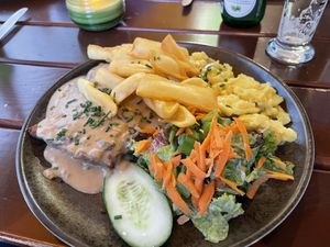 Jägerschnitzel  at SIGGIS v/gan dine & co. in Munich