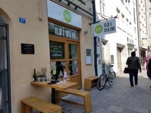 outside at SIGGIS v/gan dine & co. in Munich