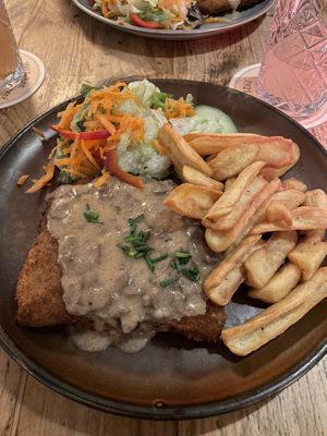 Crispy (18,90€)  at SIGGIS v/gan dine & co. in Munich