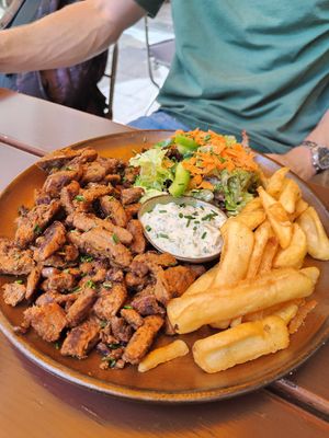Gyros 18.50 at SIGGIS v/gan dine & co. in Munich