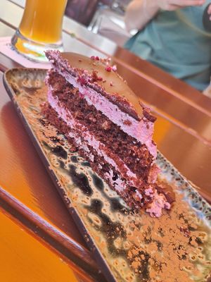 Chocolate raspberry cake, 5,60 at SIGGIS v/gan dine & co. in Munich